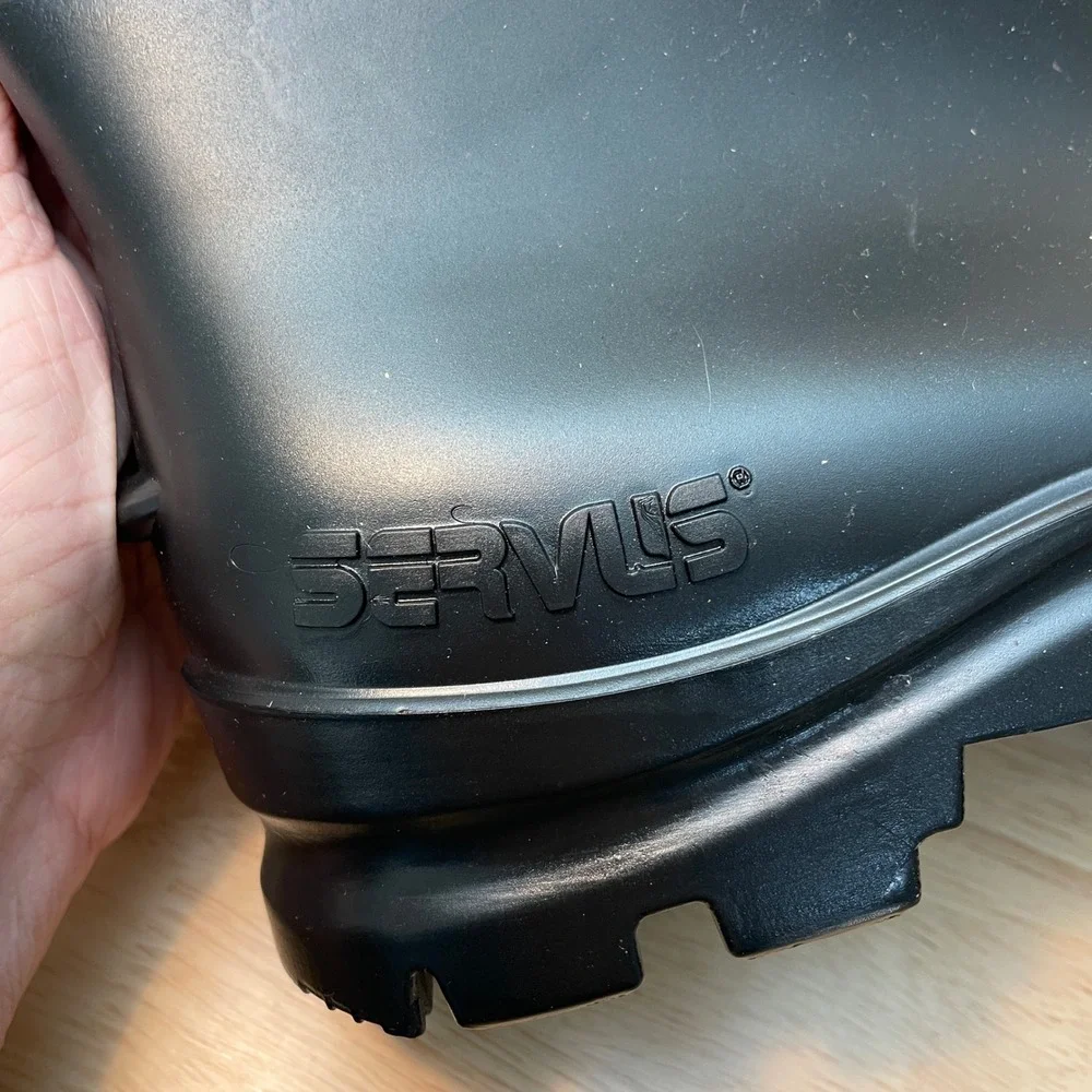 Servus Mens Black‎ Rubber Steel Toe Work Boots Size 8 USA  NWOT